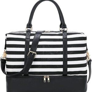 NWOT Womens Travel Weekender Bag